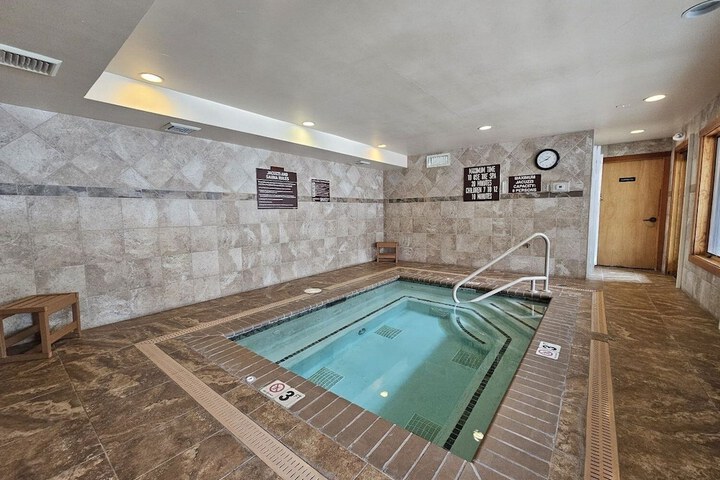 Pool 24 of 41
