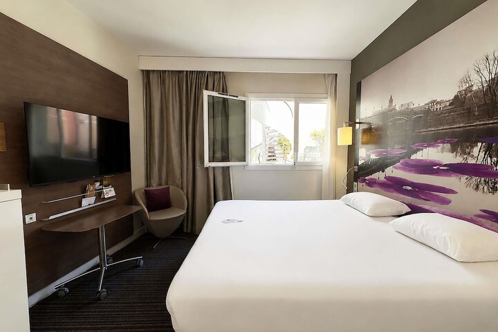 Room 40 of 87