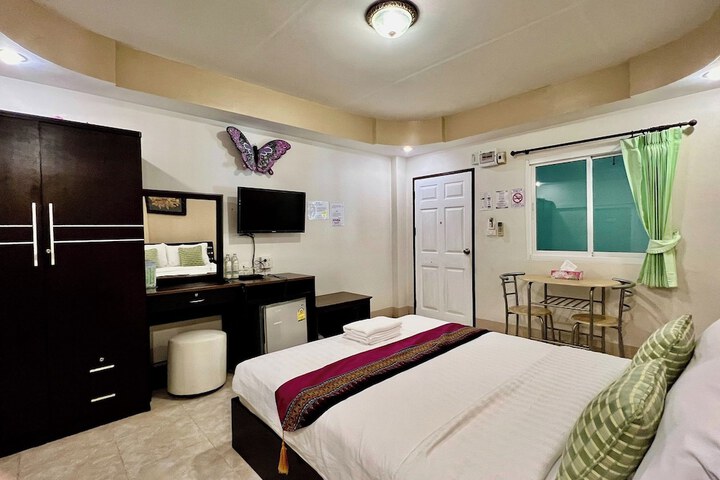Room 6 of 39