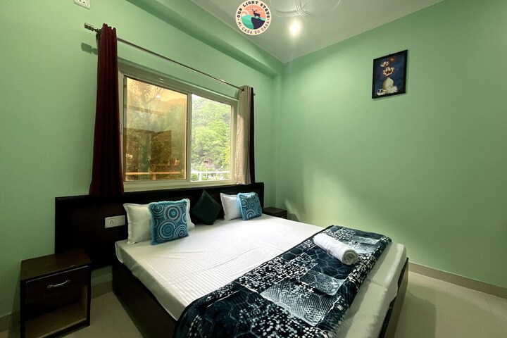 Room 35 of 60