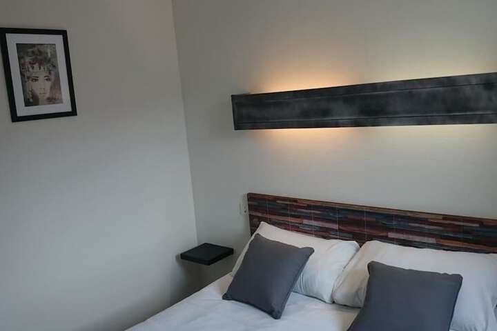 Room 17 of 24
