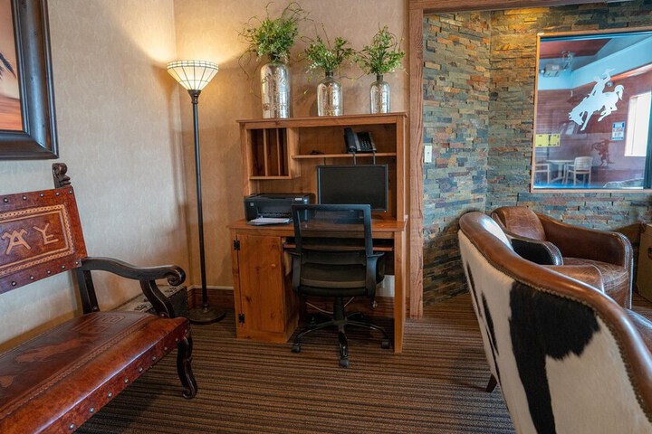 Business Center 52 of 56