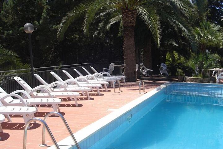 Pool 21 of 42