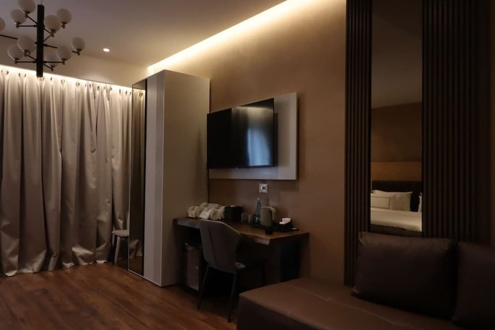 Room 54 of 112