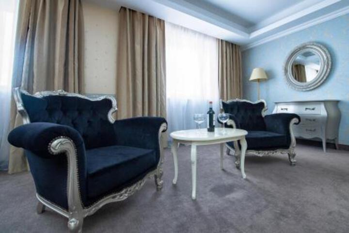 Room 9 of 44