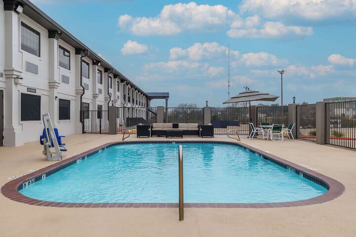 Pool 36 of 58