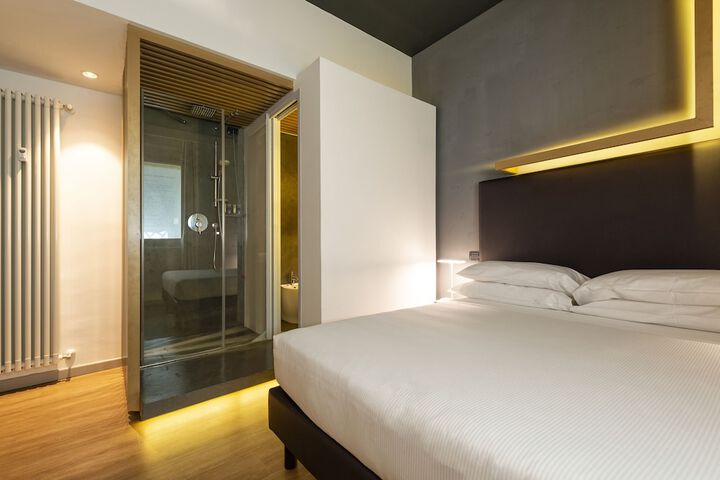 Room 15 of 30