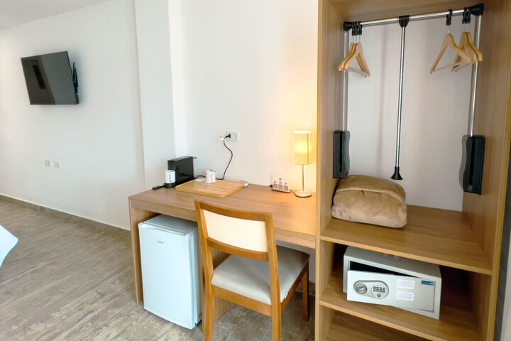 Room 42 of 118