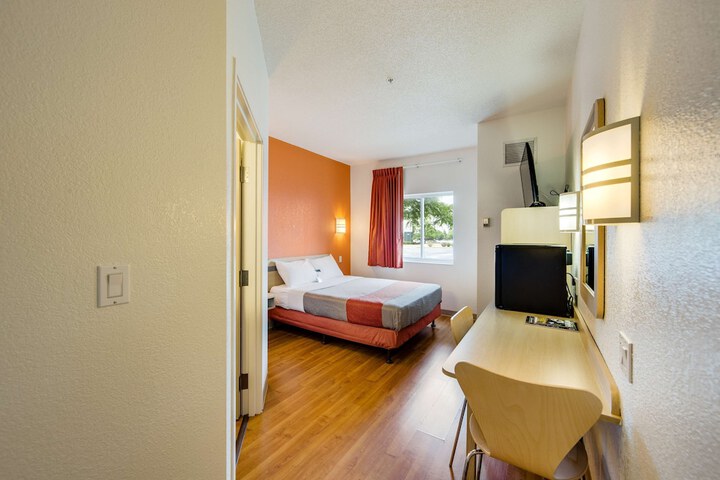 Room 5 of 35
