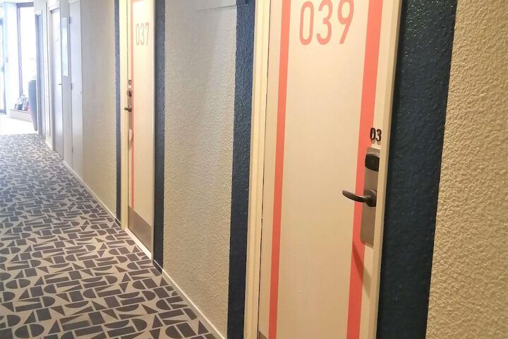 Room 25 of 54