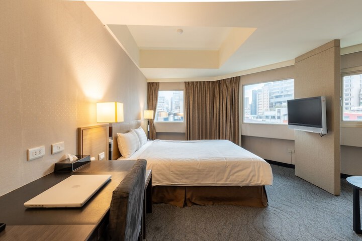 Room 13 of 119