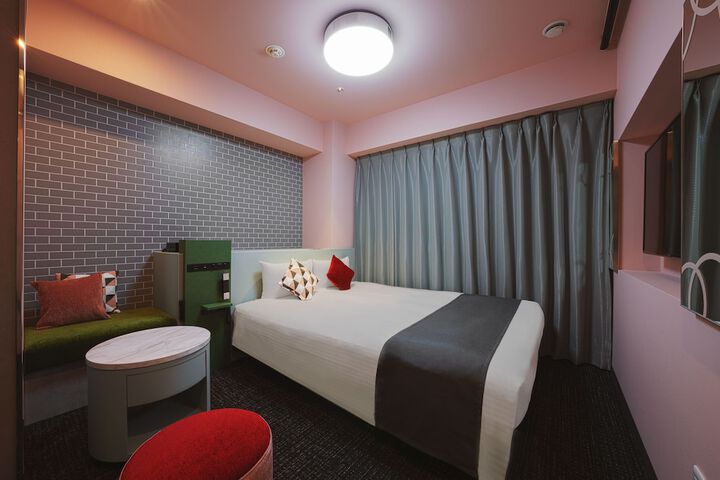 Room 10 of 48