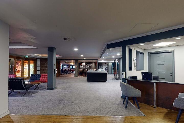 Guest Lobby