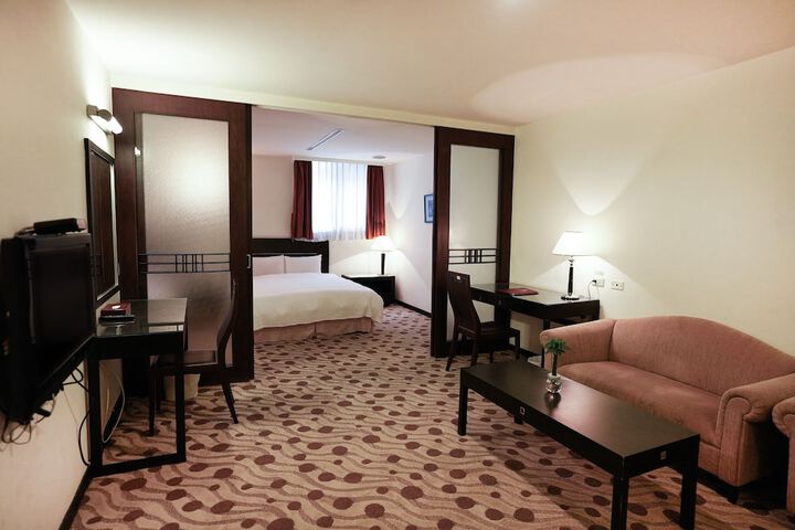 Room 16 of 35
