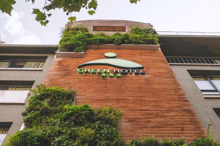 Green Hotel