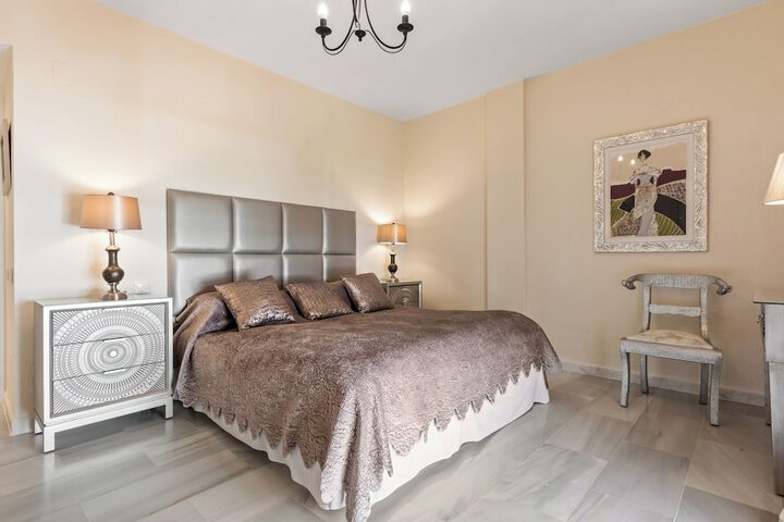 Room 3 of 56