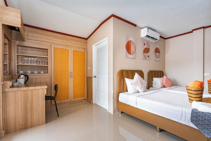 Room 52 of 101