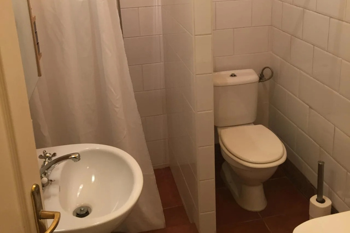 Room 8 of 20