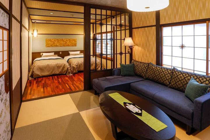 Room 30 of 108