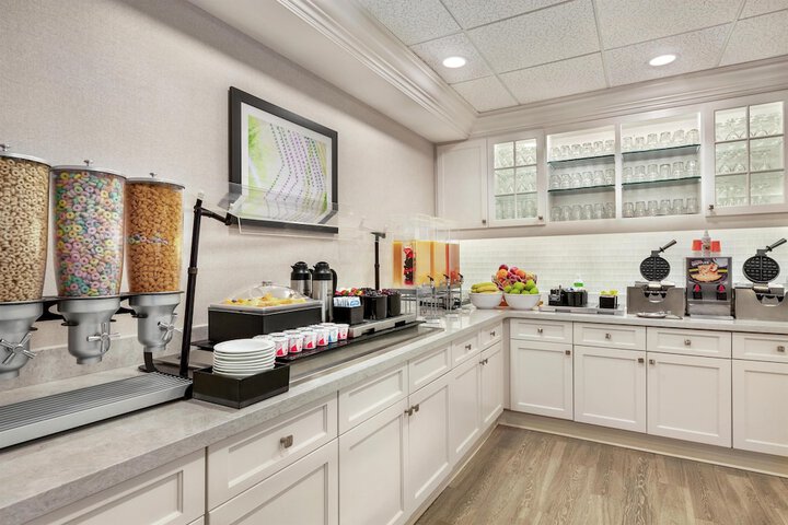 Breakfast/Coffee Service 73 of 85