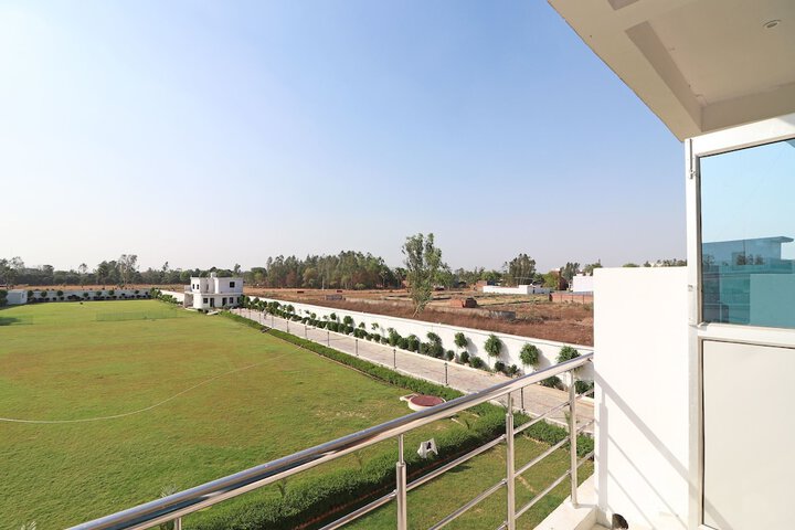 Aradhyas Hotel