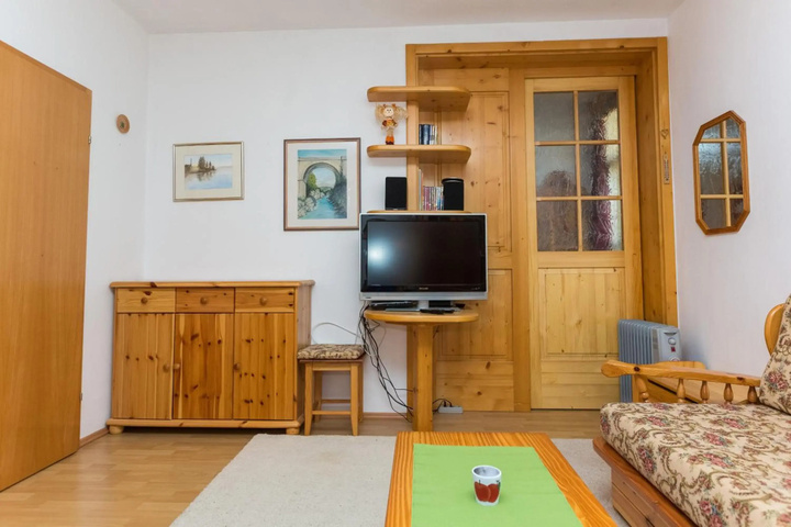 Room 2 of 12