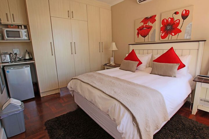 Room 10 of 74