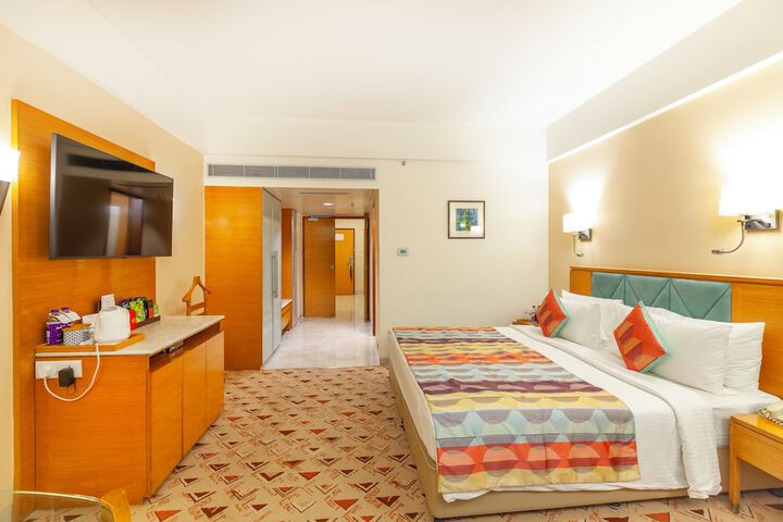 Room 16 of 40