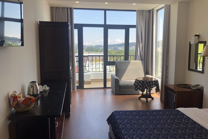 Room 16 of 53