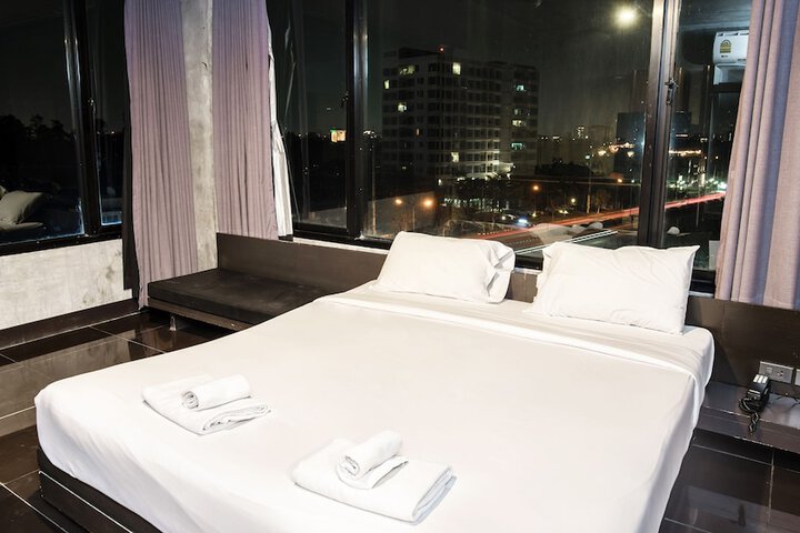 Room 10 of 31