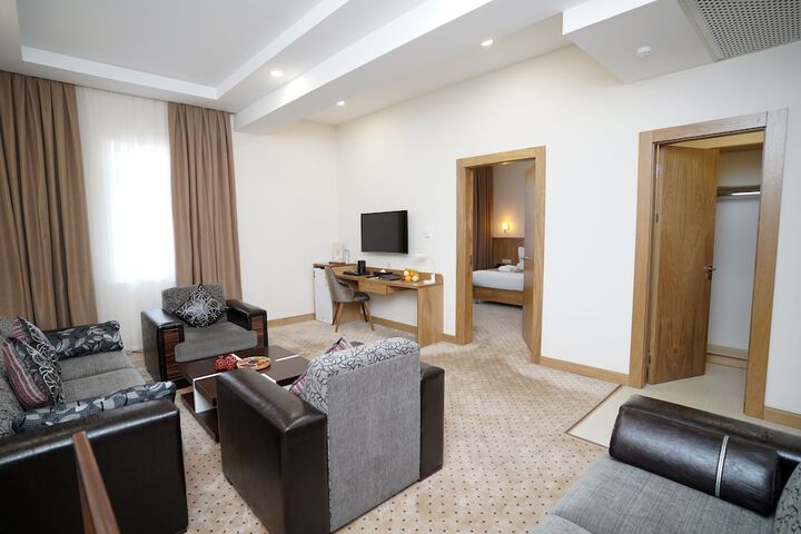 Room 9 of 23