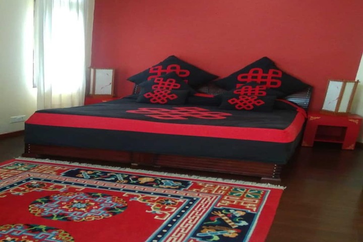 Room 13 of 38