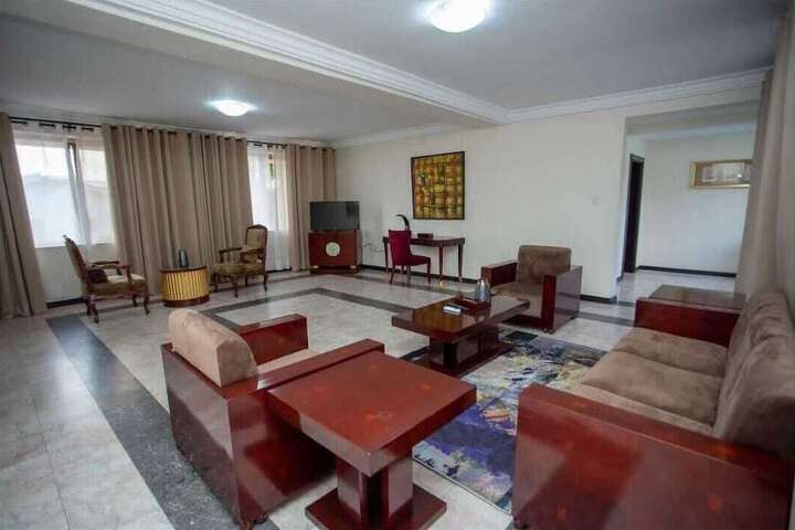 Room 9 of 26