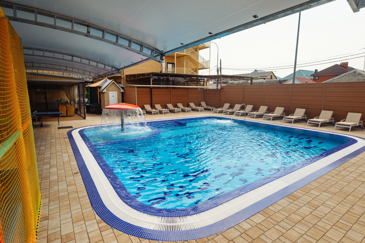 Pool 6 of 18