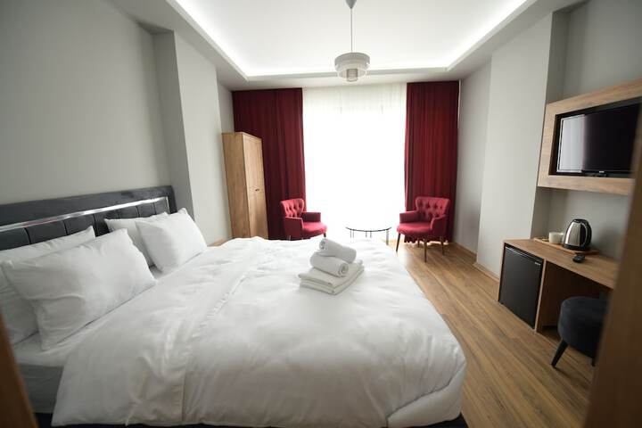 Room 11 of 34