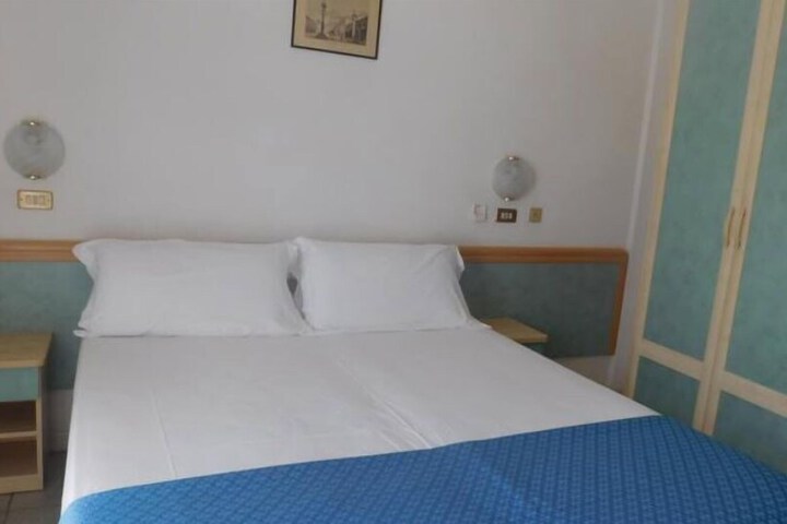 Room 10 of 54