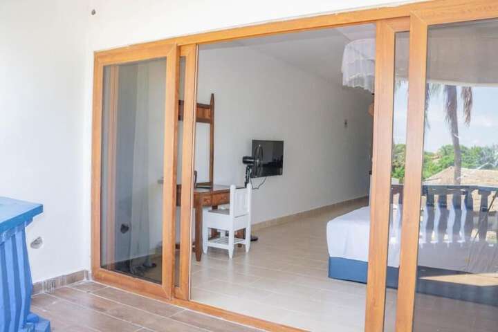 Room 9 of 50