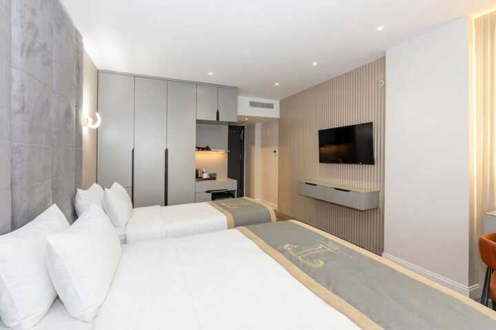 Room 17 of 74