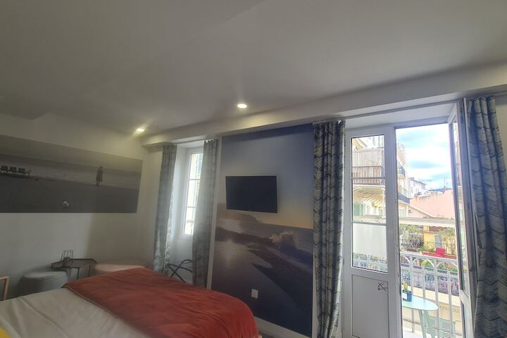 Room 42 of 118
