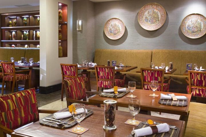 Dining 40 of 61