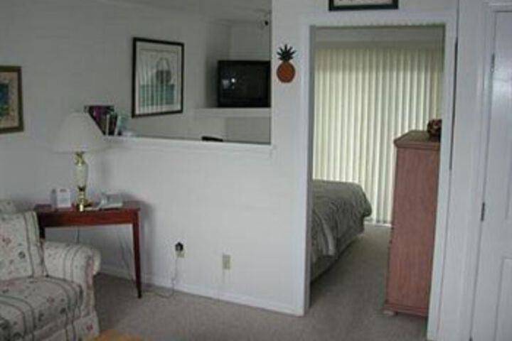 Room 102 of 111