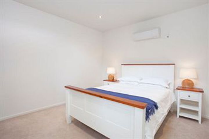 Room 13 of 30