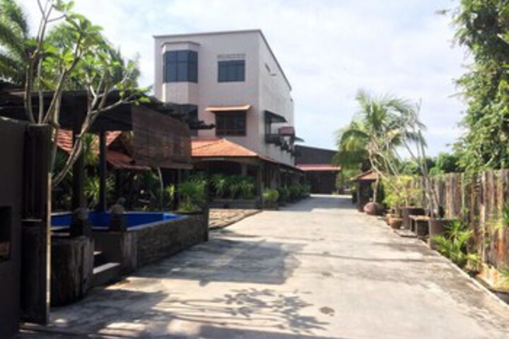 Property Grounds 7 of 17