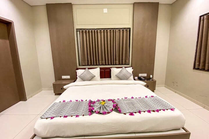 Room 27 of 86