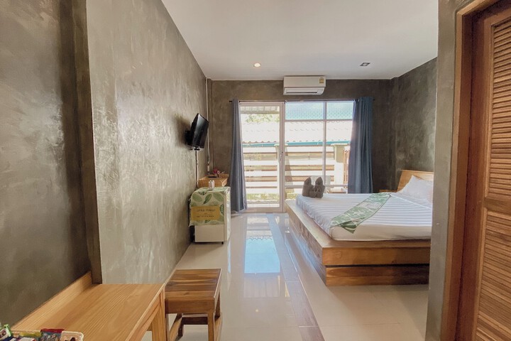 Room 3 of 48