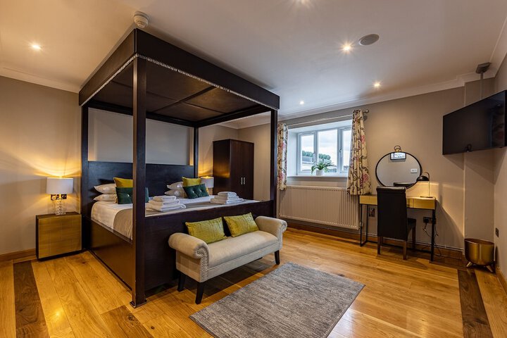Room 5 of 71