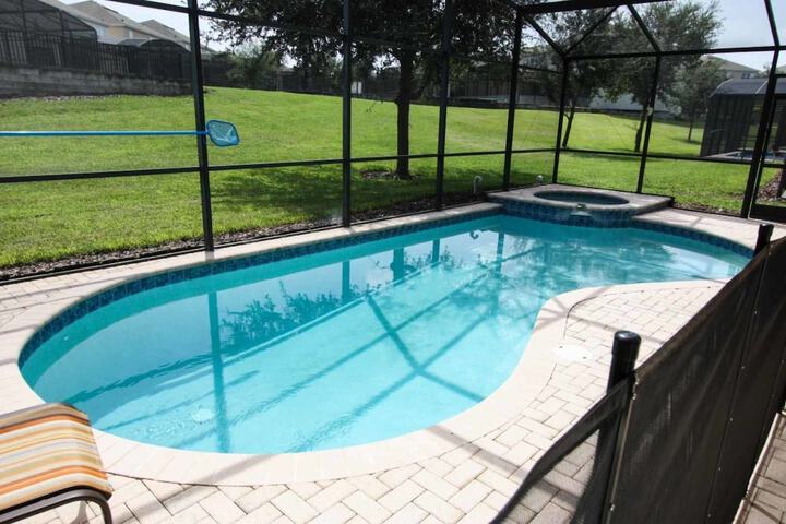 Pool 19 of 32