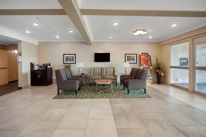 Entrance & Lobby