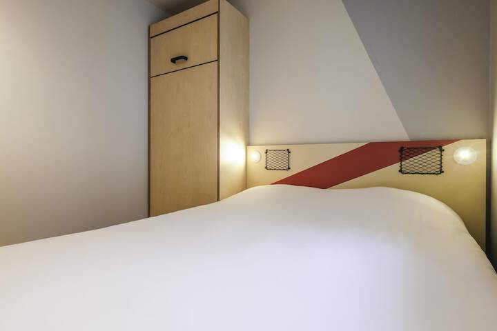 Room 23 of 38