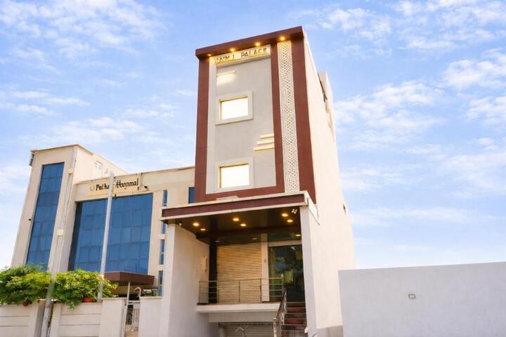 Hotel Kamla Palace